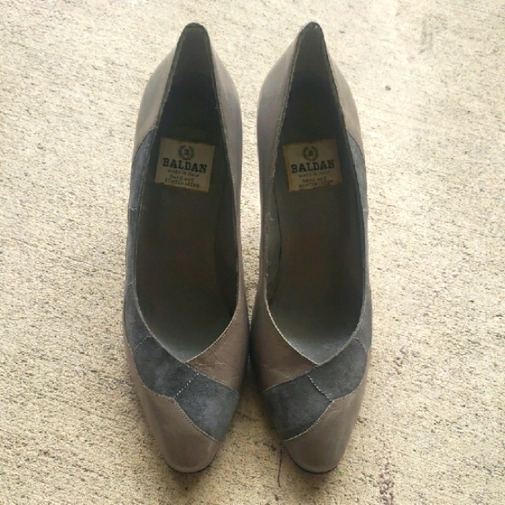 Brand new "Baldan" elegant gray  heels with geometric design